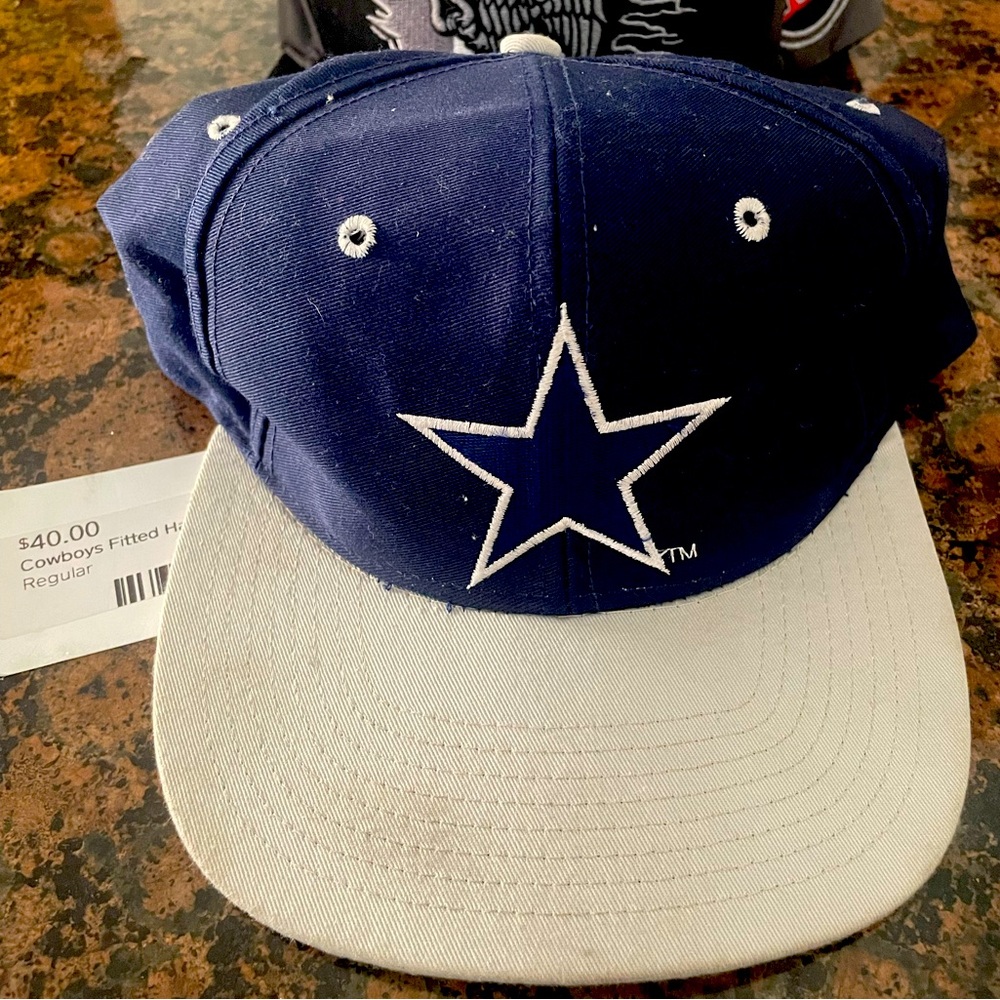 Vintage Dallas Cowboys fitted hat -
7 3/8”